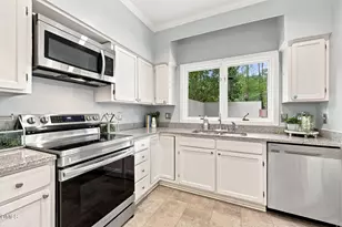 1 Banstead Pl, Chapel Hill, NC 27517 - Photo 10