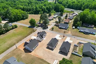 404 Holmes St, Clinton, NC 28328 - Photo 4