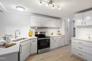 6211 Lemon Springs Rd, Sanford, NC 27332 - Photo 8