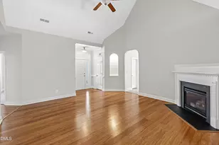 405 Braxcarr St, Holly Springs, NC 27540 - Photo 10