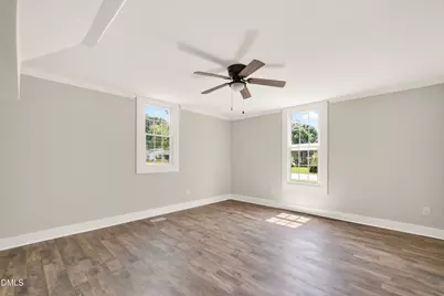 305 E Harnett Street, Benson, NC 27504 - Photo 4