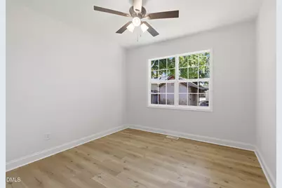 924 E Davis Street, Burlington, NC 27215 - Photo 18