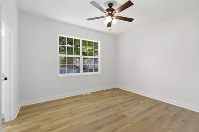 924 E Davis Street, Burlington, NC 27215 - Photo 10