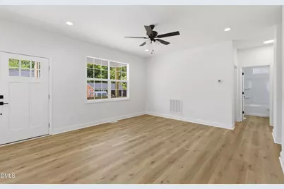 924 E Davis Street, Burlington, NC 27215 - Photo 8