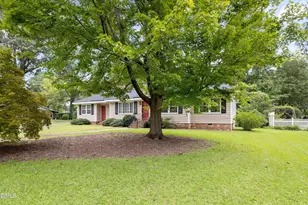 1101 S Walnut Dr, Smithfield, NC 27577 - Photo 2