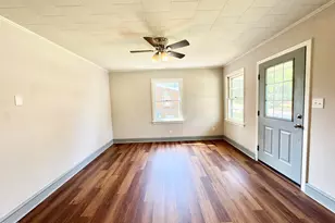 1426 Jackson St, Roxboro, NC 27573 - Photo 8