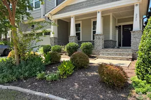 221 Hensley Oak Wy, Holly Springs, NC 27540 - Photo 2