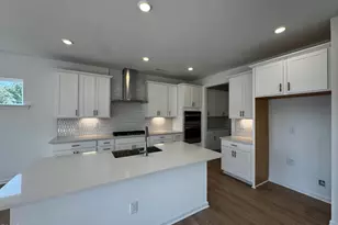 104 Hiddenite Pl, Holly Springs, NC 27540 - Photo 2