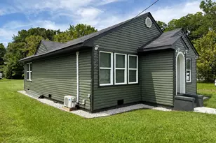 111 N McCaskey Rd, Williamston, NC 27892 - Photo 2