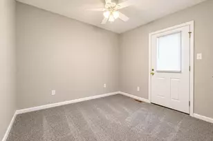 524 Crooked Creek Ct, Fayetteville, NC 28301 - Photo 18