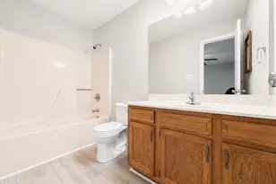 524 Crooked Creek Ct, Fayetteville, NC 28301 - Photo 12