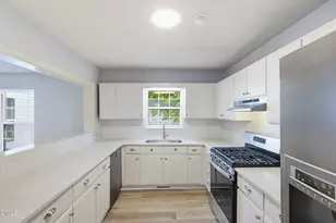 3338 N Barrett St, Farmville, NC 27828 - Photo 8