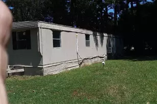 2620 Mobile Park Dr, Zebulon, NC 27597 - Photo 2
