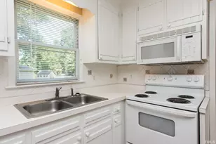 408 Hunters Ridge Dr, Fuquay Varina, NC 27526 - Photo 10