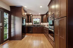 5009 Stockton Dr, Raleigh, NC 27606 - Photo 8