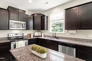 118 Hemlock Green Ln, Clayton, NC 27527 - Photo 10