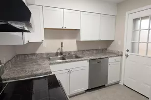 220 Elizabeth St, Chapel Hill, NC 27514 - Photo 2