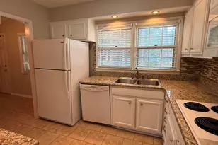 803 W Morris Cir, Dunn, NC 28334 - Photo 4