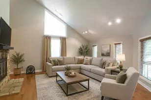 818 Lake Forest Dr, Raleigh, NC 27615 - Photo 2