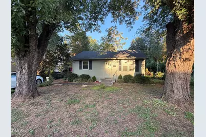 114 N Garden Avenue, Siler City, NC 27344 - Photo 2