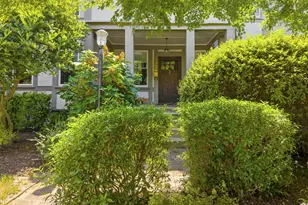 132 Woodburn Rd, Raleigh, NC 27605 - Photo 2