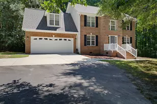 1212 Mallard Creek Ct, Fuquay Varina, NC 27526 - Photo 2