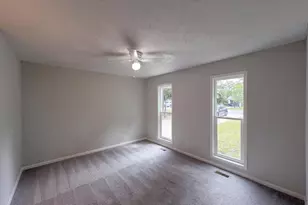909 Axis Cir, Hope Mills, NC 28348 - Photo 4