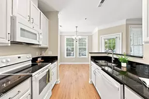 512 Ives Ct, Chapel Hill, NC 27514 - Photo 12