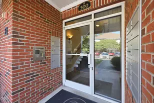 512 Ives Ct, Chapel Hill, NC 27514 - Photo 2