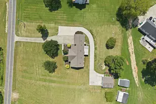 515 Bobbitt Rd, Clayton, NC 27520 - Photo 4