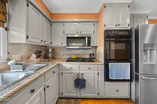 1228 Ridgecrest Ave, Burlington, NC 27215 - Photo 10