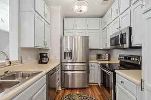 800 Savannah Ridge Rd, Holly Springs, NC 27540 - Photo 8
