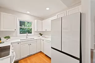 305 McGregor Dr, Chapel Hill, NC 27514 - Photo 10