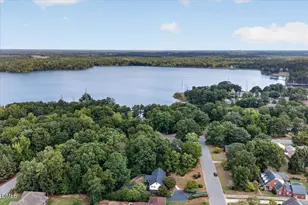 103 Landfall Ct, Roanoke Rapids, NC 27870 - Photo 2
