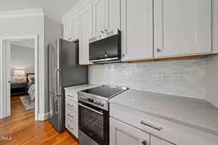 607 Smedes Pl, Raleigh, NC 27605 - Photo 10