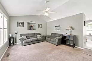 1037 Laurel Leaf Rd, Zebulon, NC 27597 - Photo 4