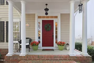 124 Tharrington Dr, Chapel Hill, NC 27516 - Photo 2