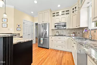 124 Tharrington Drive, Chapel Hill, NC 27516 - Photo 6