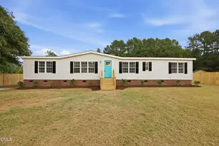 149 Lillian Rd, Selma, NC 27576 - Photo 2