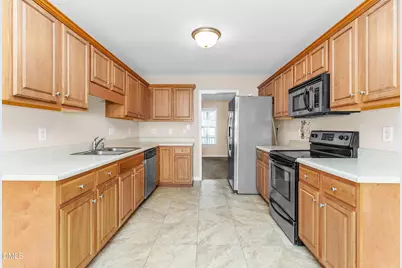 103 Gatwick Court, Clayton, NC 27520 - Photo 4