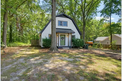 238 E Vance Street, Zebulon, NC 27597 - Photo 4