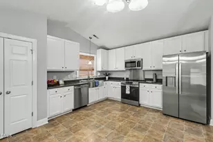 1517 Dexter Ridge Dr, Holly Springs, NC 27540 - Photo 8