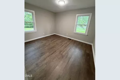 204 E Branch Street, Benson, NC 27504 - Photo 8