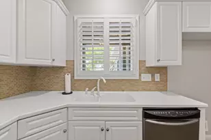 230 Lake Park Cir, Smithfield, NC 27577 - Photo 10