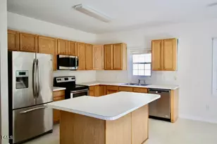 513 E Maple Ave, Holly Springs, NC 27540 - Photo 8