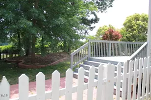 513 E Maple Ave, Holly Springs, NC 27540 - Photo 2