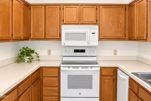 212 Wetherburn Ln, Raleigh, NC 27615 - Photo 2