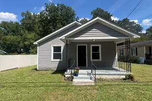 20 W Edgerton St, Smithfield, NC 27577 - Photo 1