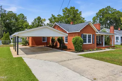 209 N Watauga Avenue, Dunn, NC 28334 - Photo 2