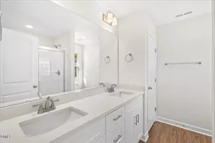 312 E Howard St, Roseboro, NC 28382 - Photo 20